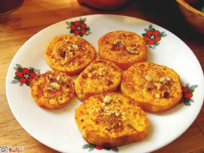 Pečen sladek krompir z lešniki