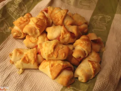 Kifeljčki s šunko in sirom