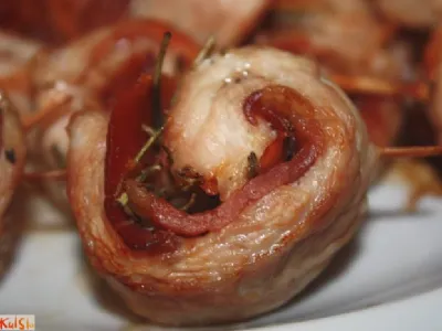 Mini puranje roladice s pršutom