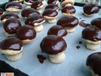 Fotografija recepta: Jurčki obliti s čokolado