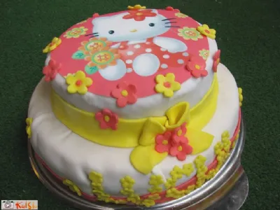 Dvonadstropna torta za rojstni dan