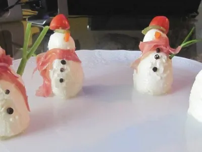 Snežaki iz mozarelle