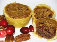 Fotografija recepta: Kolački z orehi in svežimi  brusnicami