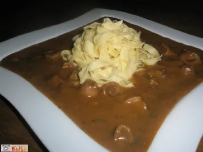 Temen golaž iz lignjev