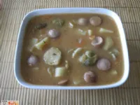 Fotografija recepta: Zelenjavna juha s hrenovko in rižem