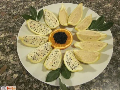 Namaza iz tune in rakcev s kaviarjem