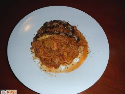 Piščanec bamboo s kus kusom in ananasom