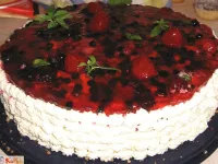 Fotografija recepta: Osvežilna torta z gozdnimi sadeži