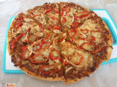 Pizza z mletim mesom