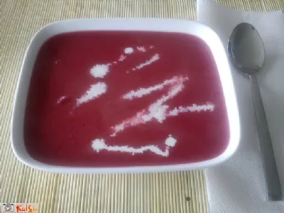 Kremna juha iz rdeče pese