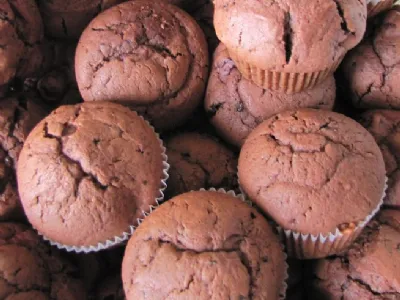 Čokoladni muffini z višnjami