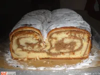 Fotografija recepta: Orehova potica z malo čokolade 