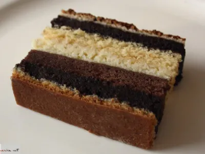 Potica s čokoladnim in kokosovim nadevom