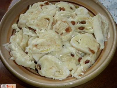 Skutini štruklji z rozinami