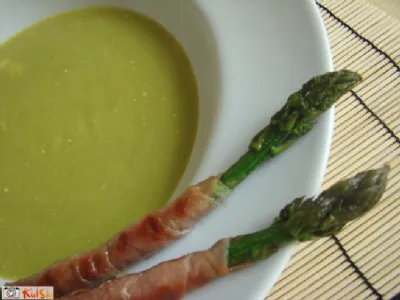 Špargljeva juha »ala fasulas«