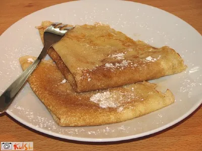 Orehove palačinke z medom