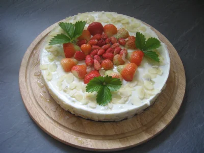 Poletna kivijeva torta