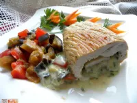 Fotografija recepta: Zvitki v slastni zelenjavni omaki