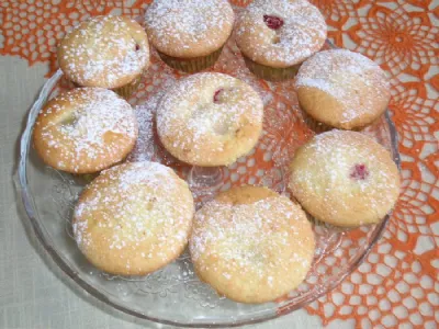 Poletni mufini z malinami