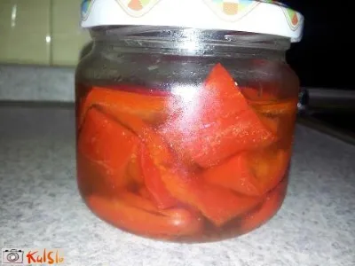 Vložena rdeča paprika