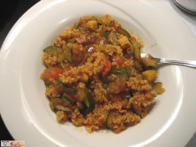 Testenine z bučkami v teriyaki omaki