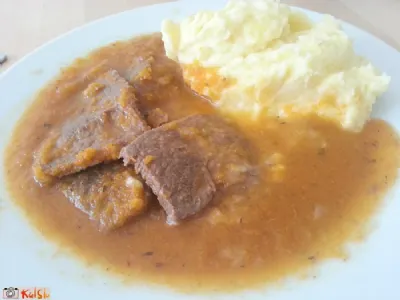 Goveji zrezki v korenčkovi omaki