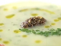 Fotografija recepta: Kremna krompirjeva juha z mletimi tartufi