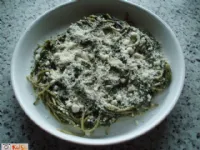 Fotografija recepta: Polnozrnati špageti s špinačo