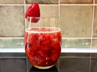 Fotografija recepta: Jagodni brezalkoholni napitek za noč čarovnic