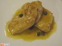 Fotografija recepta: Piščančji file s kaprami v limonini omaki