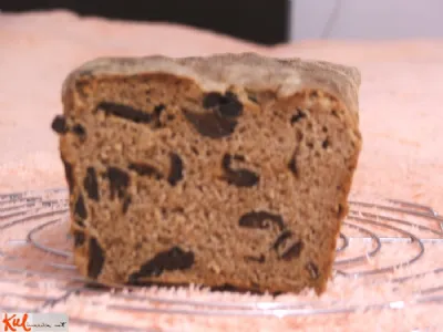 Kruh za diabetike s suhim sadjem