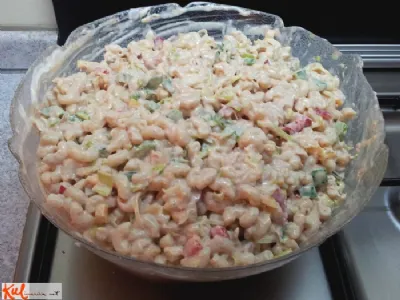 Testeninska solata s tuno in porom 