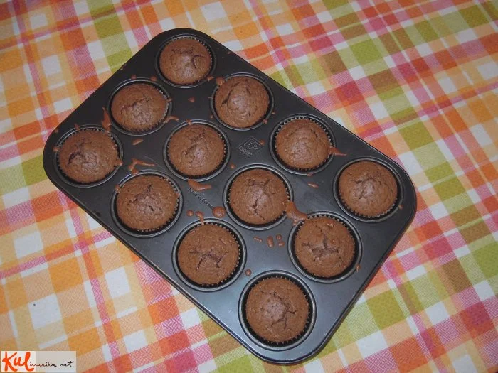 Muffini s čokolado, polnjeni z nutello