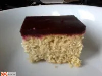 Fotografija recepta: Zdrobov kolač s sadnim želejem