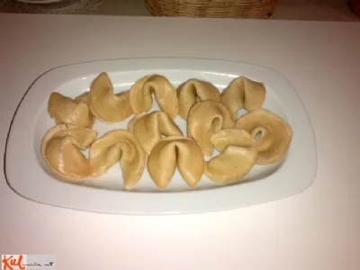 Piškoti sreče (Fortune cookies)