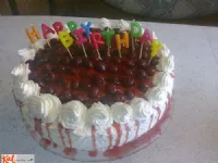 Fotografija recepta: Višnjeva-smetanova-mascarponejeva tortica