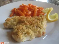 Fotografija recepta: Piščančji file pod kruhovo skorjico..