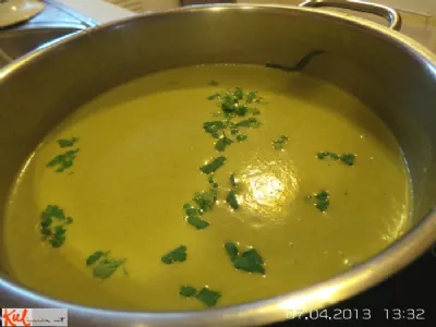 Čemaževa juha z rukolo