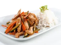 Fotografija recepta: Zelenjavni vok s piščančjimi rezinami 