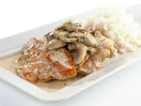 Fotografija recepta: Puranji zrezki v gobovi omaki z rižem