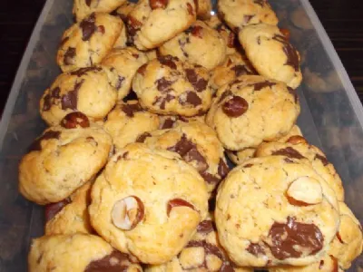 Čokoladno-lešnikovi piškoti (cookies)