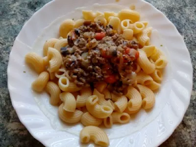 Mesno - zelenjavna omaka