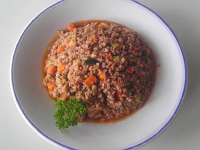 Ajdova kaša z mletim mesom