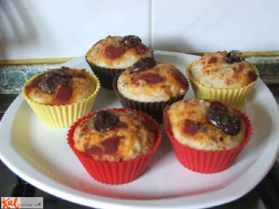 Vzhajani rahli tunini muffini z inčuni