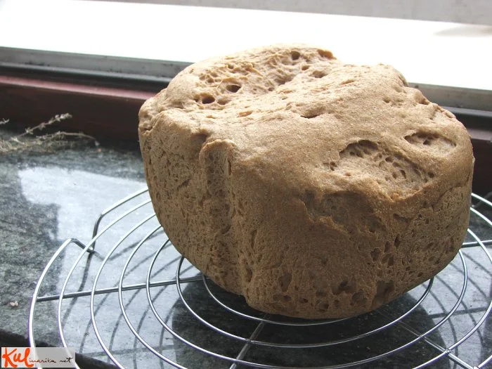 100% polnovredni pšenični kruh iz kruhomata