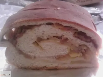 Jabolčni zavitek iz kvašenega testa