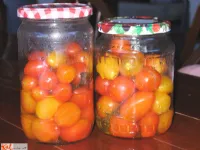 Fotografija recepta: Vloženi češnjevi paradižniki