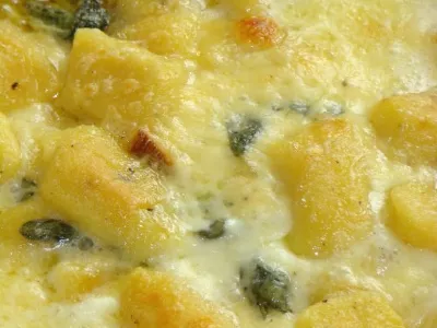 Njoki z žajbljem »ala fasulas«