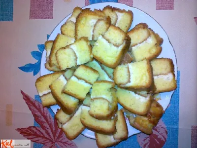 Biskvit s skutinim nadevom