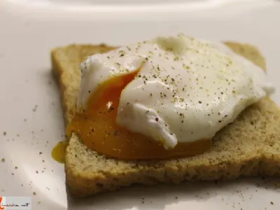 Čisto običajno poširano jajce